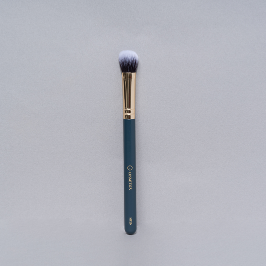 HF16: Multi-use concealer, eye-base and eyeshadow brush