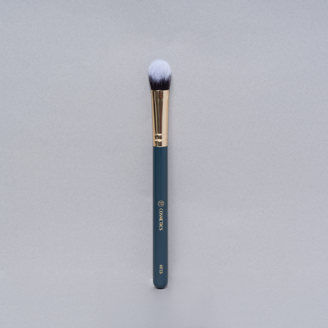 HF15: Multi-use concealer and powder brush