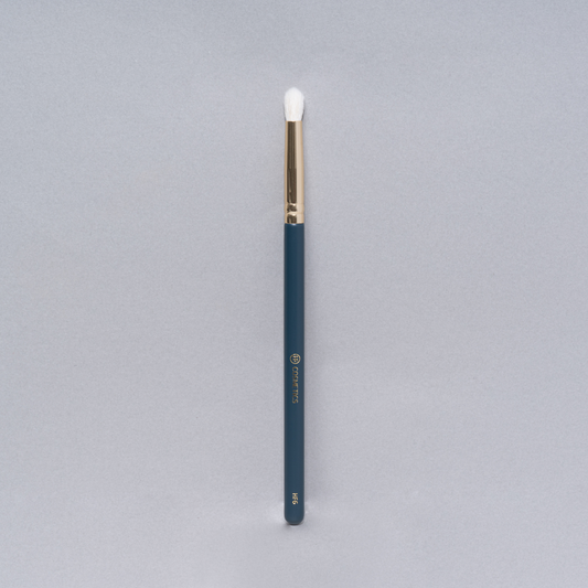 HF6: Petite eye crease brush