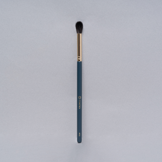 HF13: Tapered medium eye blender brush